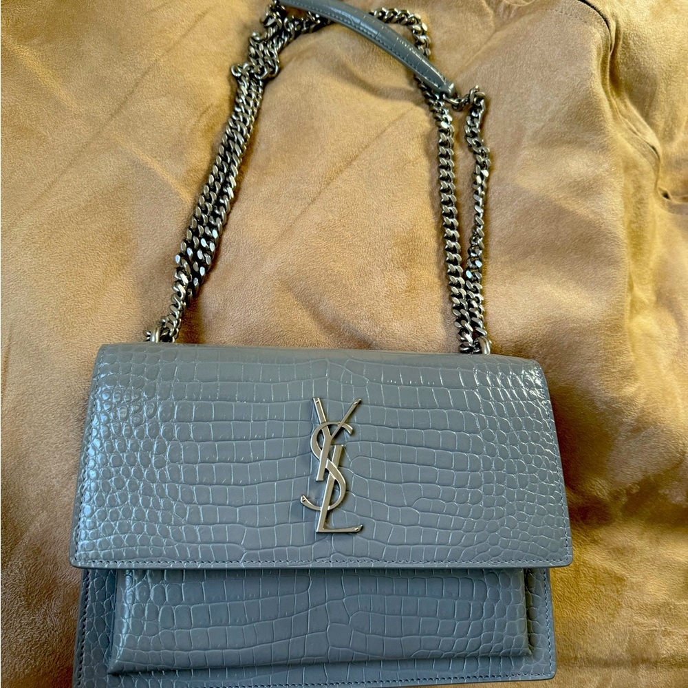 YSL SUNSET MEDIUM IN CROCODILE-EMBOSSED LEATHER Bag